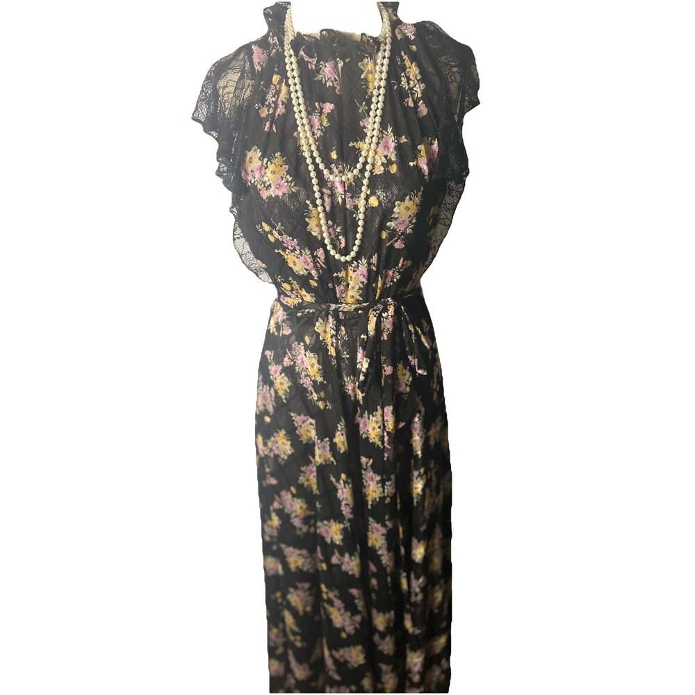 Tahari Arthur S. Levine - Lace Floral Maxi Dress with Ruffle Neck & Tie Waist